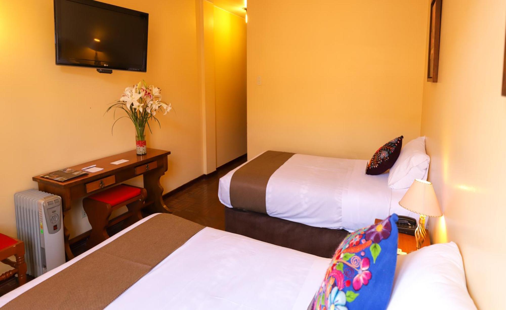 Dm Hoteles Ayacucho Buitenkant foto